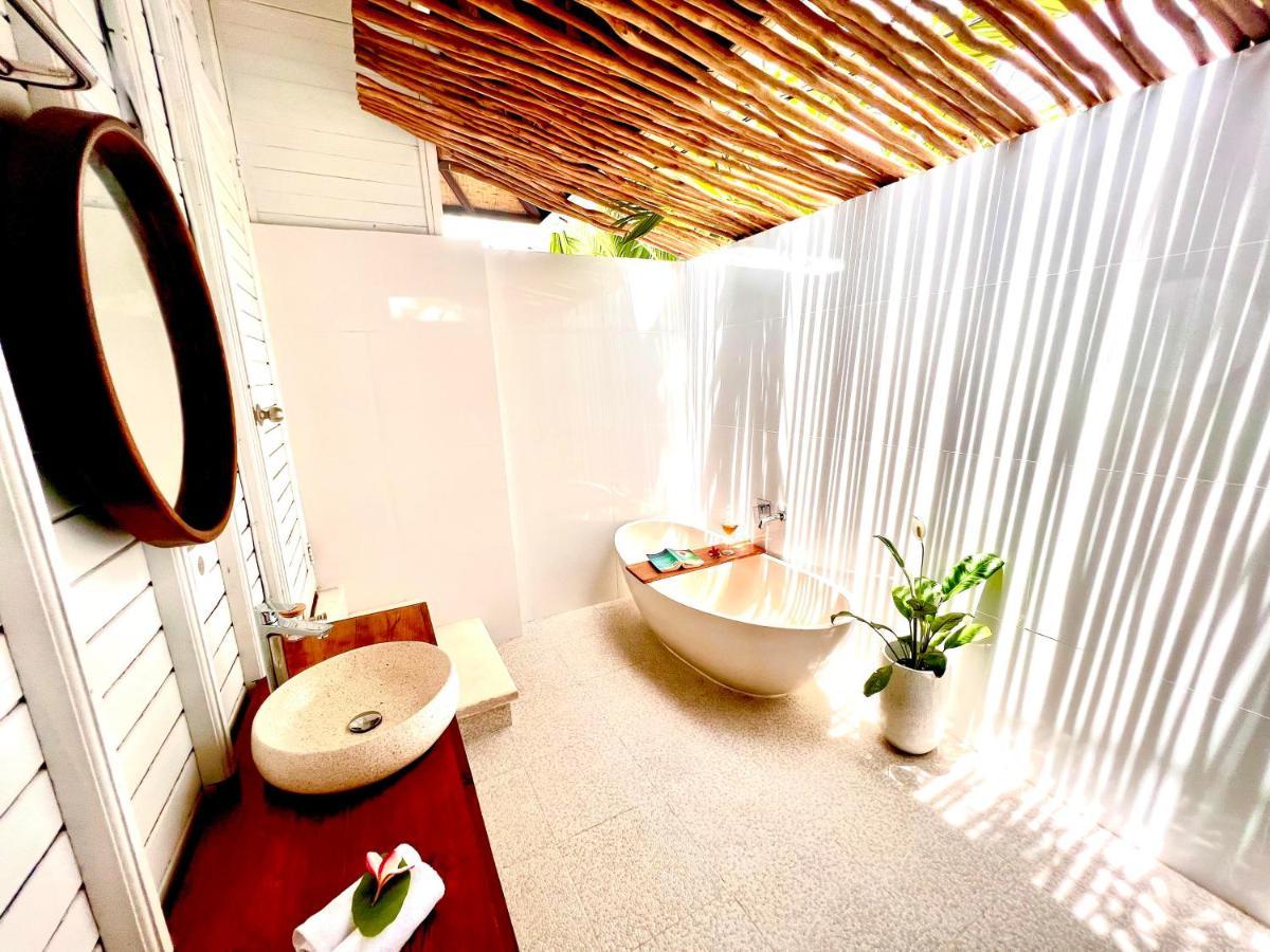 Mista Ceningan'S Beach Bungalows Previously The Kubu 221 누사 렘봉안 외부 사진